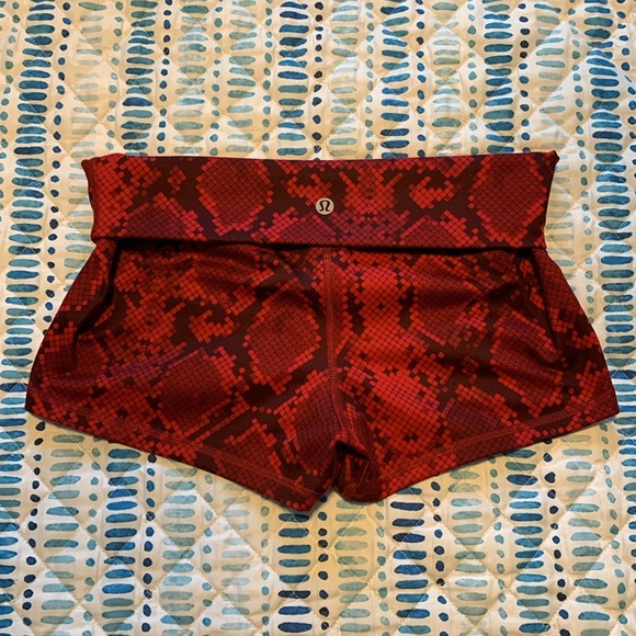 Lululemon Boogie Short (Roll Down) - Picture 5 of 6